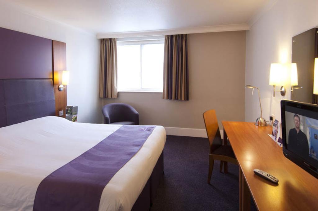 Premier Inn トンブリッジ エクステリア 写真